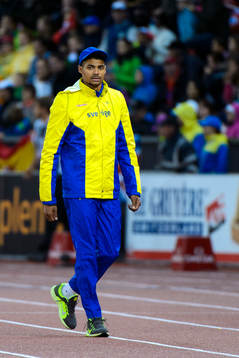Abeba Aregawi, Sverige, med sin silvermedalj på 1500m