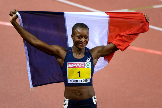 Abeba Aregawi, Sverige, med sin silvermedalj på 1500m