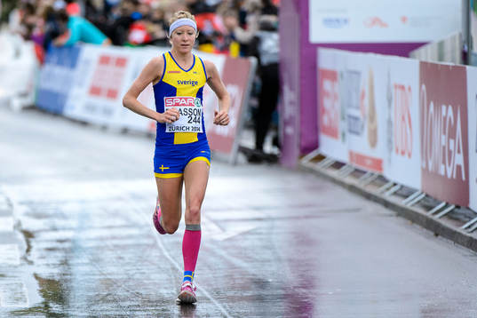 Lena Eliasson, Sverige, springer maraton