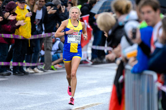 Charlotte Karlsson, Sverige, springer maraton
