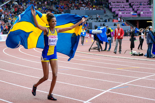 Meraf Bahta, Sverige, jublar