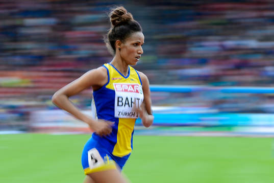 Meraf Bahta, Sverige, springer i finalen på 5000m
