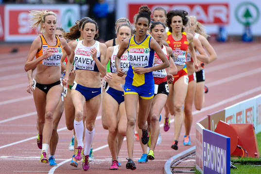 Meraf Bahta, Sverige, springer i finalen på 5000m
