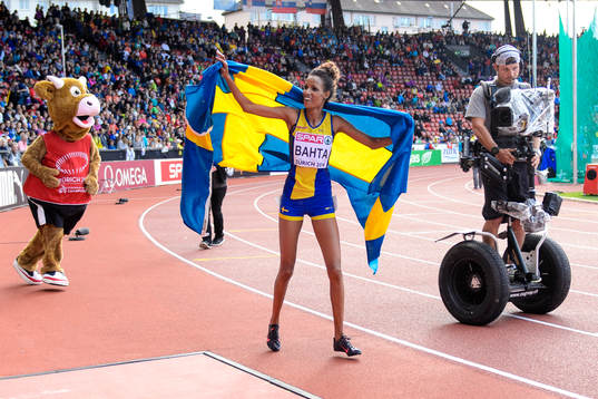 Meraf Bahta, Sverige, jublar