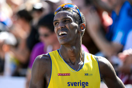 Mustafa Mohamed, Sverige