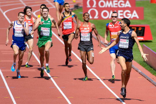 Mahiedine Mekhissi Benabbad, jublar på upploppet av