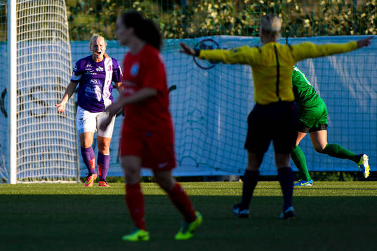 Jitex Sofie Erlandsson skriker åt domaren