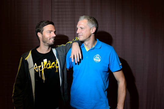 Henrik Signell, tränare Sävehof och Mikael Franzén,