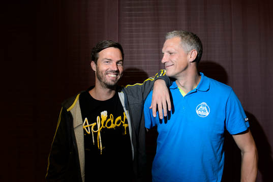 Henrik Signell, tränare Sävehof och Mikael Franzén,