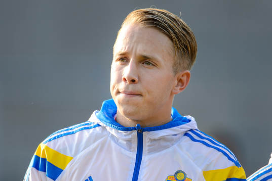 Sveriges målvakt Patrik Carlgren vid lineup innan