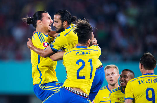 Sveriges Zlatan Ibrahimovic, Erkan Zengin och Jimmy Durmaz