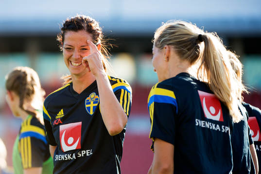 Lotta Schelin och Kosovare Asllani