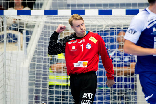 Alingsås målvakt Rickard Frisk jublar