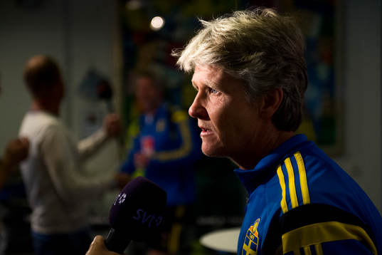 Förbundskapten Pia Sundhage blir intervjuad av SVT