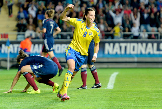 Sveriges Lotta Schelin jublar
