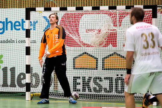 Ricohs målvakt Thomas Forsberg deppar