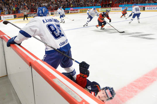 Leksands Toni Kähkönen och Djurgårdens Alexander Falk