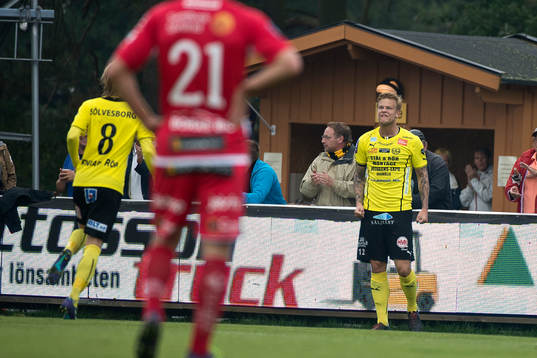 Mjällbys David Löfquist jublar