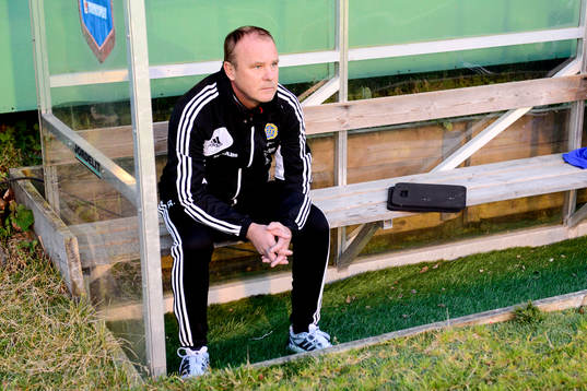 Sundsvalls tränare Roger Franzén innan fotbollsmatchen i