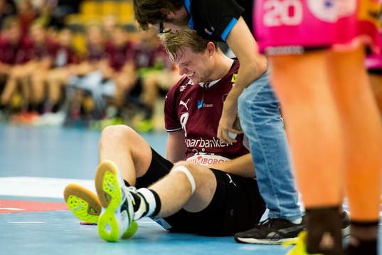 Lugis Joacim Ernstsson har ont