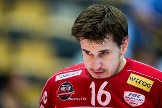 HK Malmös målvakt Nebosja Simic deppar
