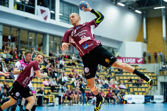 Lugis spelande assisterande tränare Zoran Roganovic