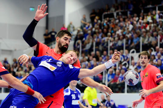 Alingsås Max Darj och Barcelonas Nikola Karabatic