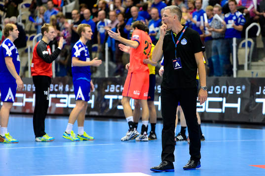 Alingsås tränare Mikael Franzén deppar