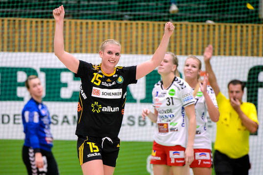 Sävehofs Jenny Alm jublar