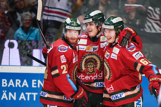 Frölundas Artturi Lehkonen (th) gör 4-1 och jublar med