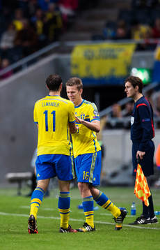 Sveriges Johan Elmander byts ut mot Pontus Wernbloom