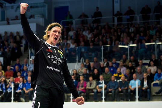 Ystads målvakt Anders Persson jublar