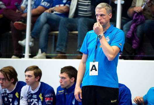 Alingsås tränare Mikael Franzén deppar