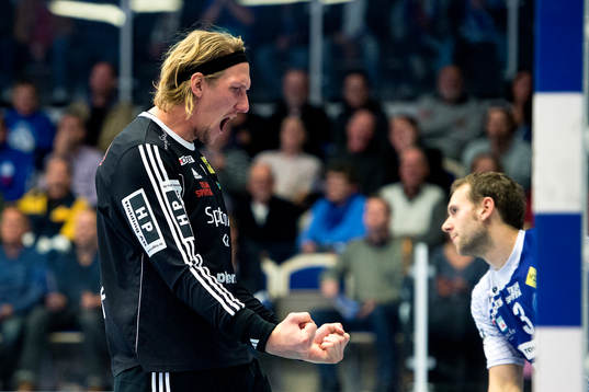 Ystads målvakt Anders Persson jublar