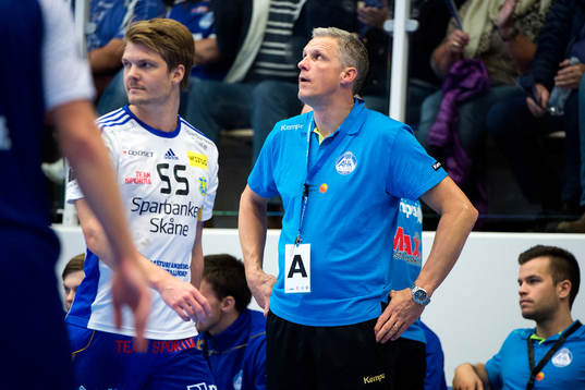 Alingsås tränare Mikael Franzén deppar