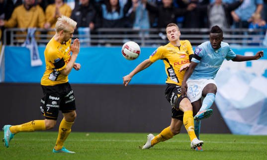 Elfsborgs Viktor Claesson och Malmö FFs Pa Konate