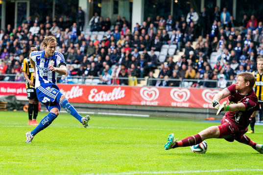 IFK Göteborgs Gustav Engvall gör 2-1 bakom Häckens