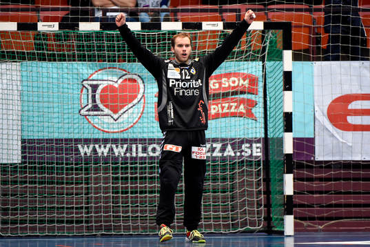 Redbergslids målvakt Tony Heeringson jublar