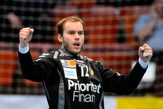 Redbergslids målvakt Tony Heeringson jublar