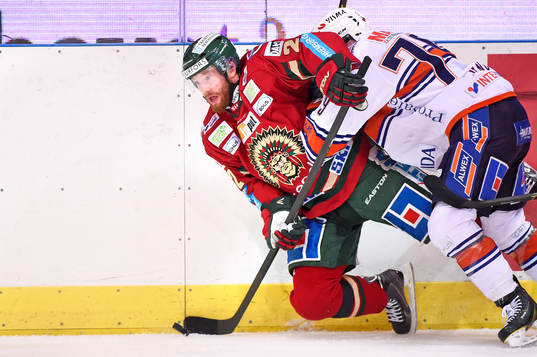 Frölundas Robin Figren och Växjös Patrik Lundh