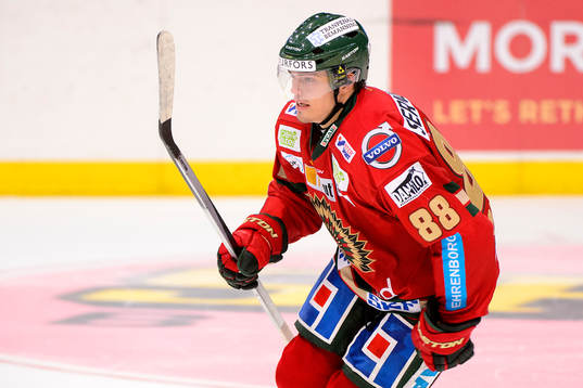 Frölundas Andreas Johnson åker mot båset