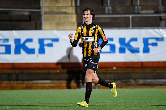 Häckens Sebastian Ohlsson jublar