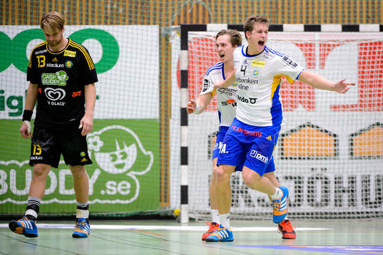Sävehofs Oskar Ysander deppar och Ystads Julius Martinsson