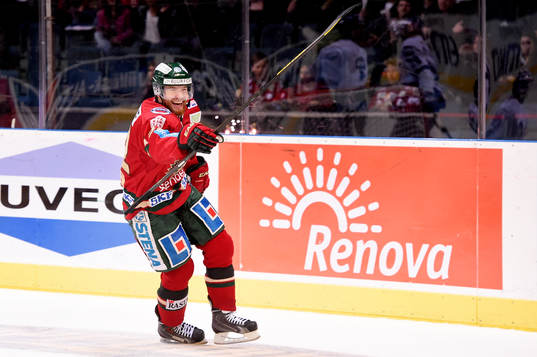 Frölundas Robin Figren firar