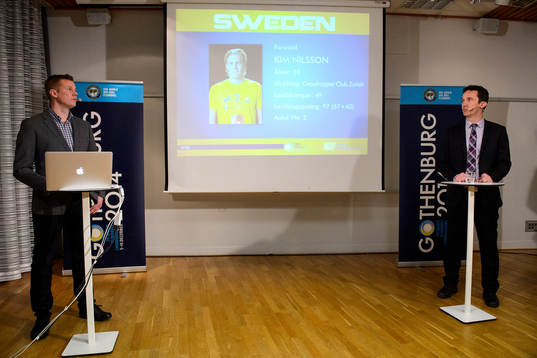 Moderator Robert Tennisberg och Sveriges förbundskapten