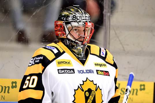 Skellefteås målvakt Jesper Eriksson på uppvärmningen