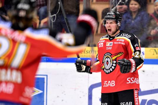 Luleås Cam Abbott jublar