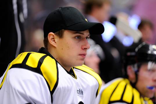 Brynäs målvakt Jonas Johansson på bänken