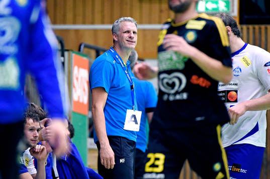 Alingsås tränare Mikael Franzén deppar