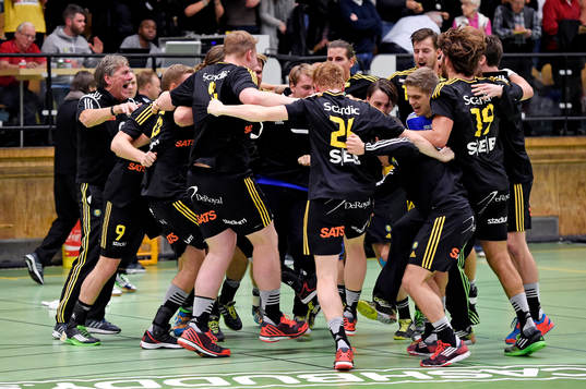 Sävehofs spelare firar